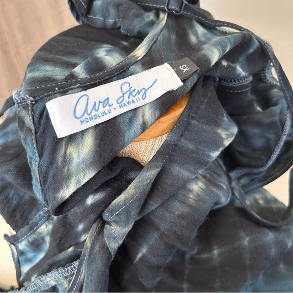 Ava Sky Crop Flutter Top - Picture 8 of 11